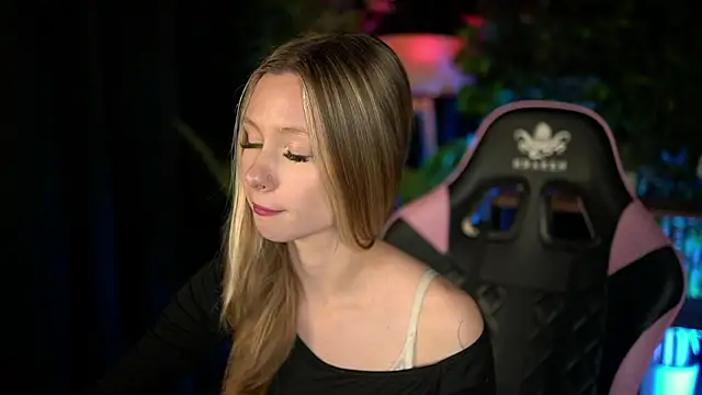 SweetDaisy me online show from 25, 2, 2026