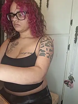 Snapshot of VelvetVixen_735 chatting on 2, 3, 2026 VelvetVixen 735 online show from 2, 3, 2026