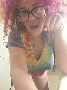 Snapshot of VelvetVixen_735 chatting on 9, 3, 2026 VelvetVixen 735 online show from 9, 3, 2026