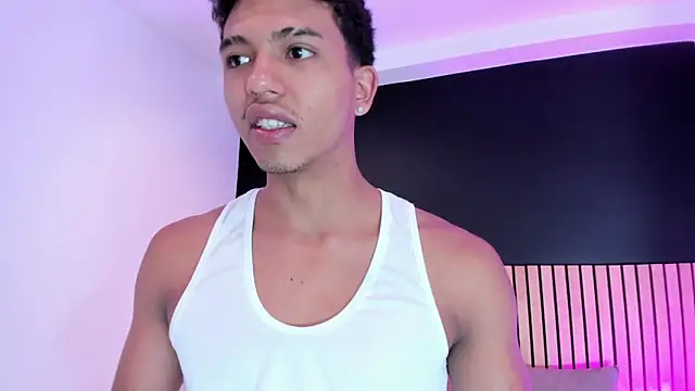 Snapshot of jhoystrong_ chatting on 3, 3, 2026 jhoystrong online show from 3, 3, 2026