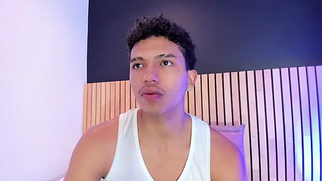 Snapshot of jhoystrong_ chatting on 9, 3, 2026 jhoystrong online show from 9, 3, 2026