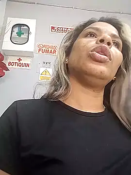 Snapshot of Regina_23 chatting on 19, 3, 2026 Regina 23 online show from 19, 3, 2026