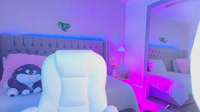 angelina honey  online show from 6, 5, 2026
