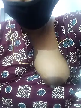 Snapshot of tamilkaviya431 chatting on 8, 3, 2026 tamilkaviya431 online show from 8, 3, 2026