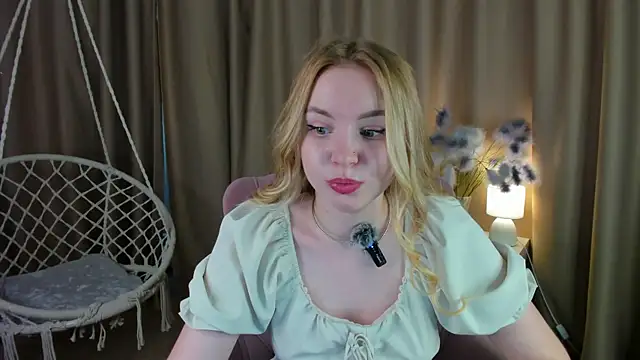 Linda  Bloom online show from 25, 6, 2026