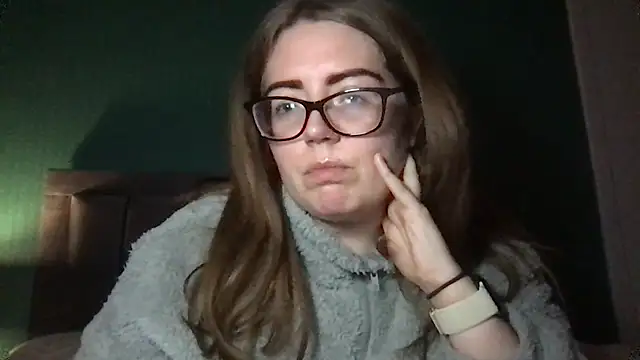 Snapshot of CurvyBx chatting on 6, 3, 2026 CurvyBx online show from 6, 3, 2026