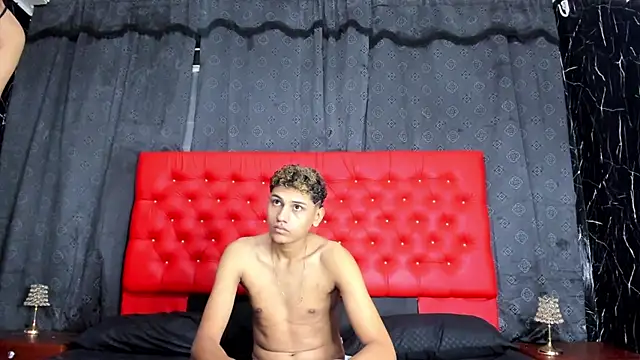 Snapshot of Henry_and_Lucy chatting on 8, 3, 2026 Henry and Lucy online show from 8, 3, 2026