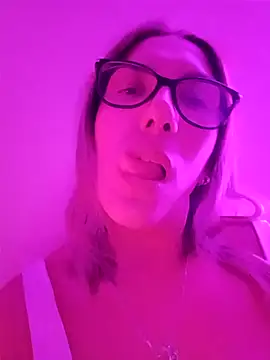 Snapshot of Silreinadorada chatting on 19, 3, 2026 Silreinadorada online show from 19, 3, 2026