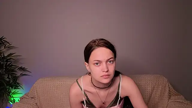 Snapshot of parrot_kisha chatting on 14, 6, 2026 parrot kisha online show from 14, 6, 2026