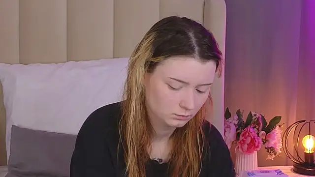 AlyssFrost online show from 17, 6, 2026