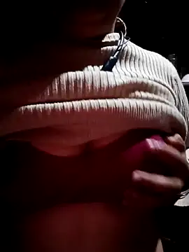 Snapshot of taniya0 chatting on 6, 3, 2026 taniya0 online show from 6, 3, 2026