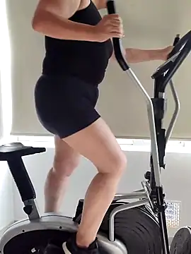 KamiSspencer online show from 5, 3, 2026