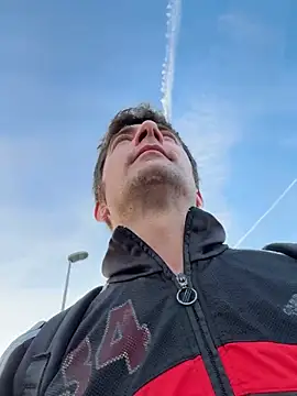 Snapshot of Pervert898 chatting on 6, 4, 2026 Pervert898 online show from 6, 4, 2026