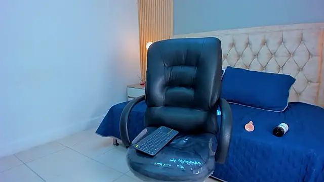 Snapshot of Hxxyro chatting on 13, 3, 2026 Hxxyro online show from 13, 3, 2026