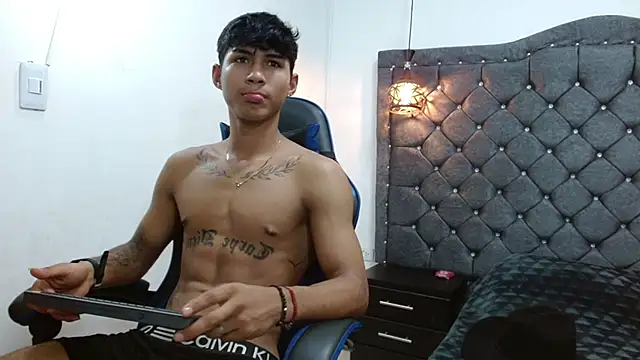 Snapshot of luka_big18 chatting on 7, 3, 2026 luka big18 online show from 7, 3, 2026