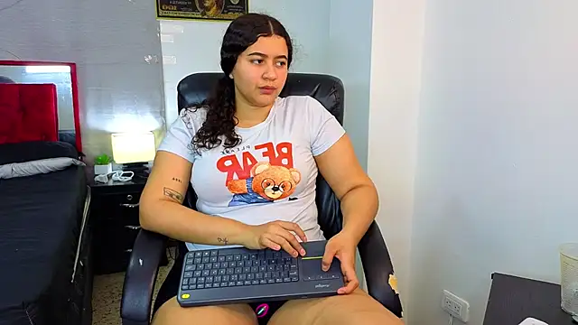 goodgirlxxl online show from 25, 6, 2026