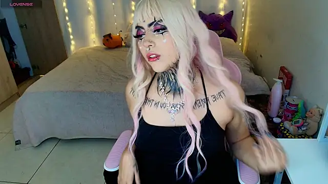 maliciaXpoison online show from 30, 4, 2026