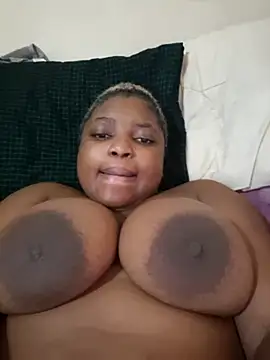 Snapshot of SweetDarkBrownie chatting on 17, 3, 2026 SweetDarkBrownie online show from 17, 3, 2026