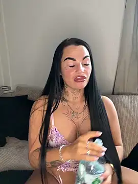 Snapshot of Darkfantisyx chatting on 12, 3, 2026 Darkfantisyx online show from 12, 3, 2026