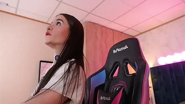 Snapshot of LucyDeLuca chatting on 26, 2, 2026 LucyDeLuca online show from 26, 2, 2026