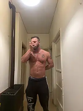 Snapshot of Tiziano94 chatting on 4, 4, 2026 Tiziano94 online show from 4, 4, 2026