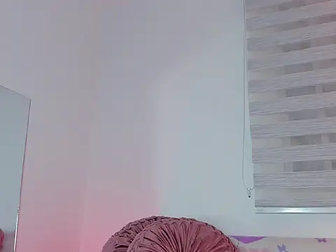 Snapshot of yourlollypetite chatting on 8, 3, 2026 yourlollypetite online show from 8, 3, 2026