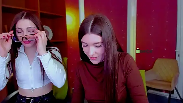 Snapshot of jenny_donne chatting on 8, 3, 2026 jenny donne online show from 8, 3, 2026