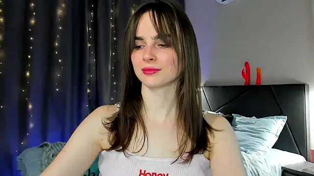 Snapshot of megann_fox2 chatting on 4, 3, 2026 megann fox2 online show from 4, 3, 2026