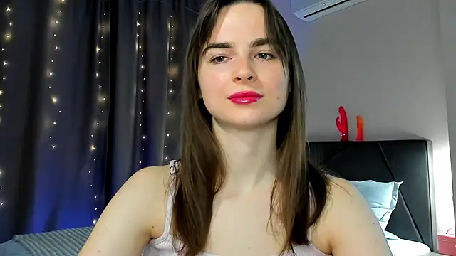 Snapshot of megann_fox2 chatting on 6, 3, 2026 megann fox2 online show from 6, 3, 2026