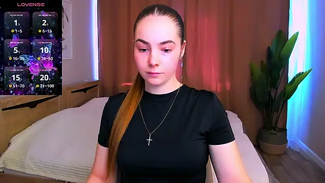 Maddy Wood  online show from 14, 3, 2026