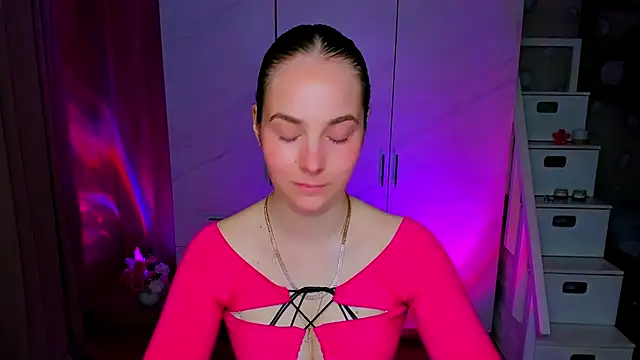 Snapshot of Maddy_Wood_ chatting on 11, 5, 2026 Maddy Wood online show from 11, 5, 2026