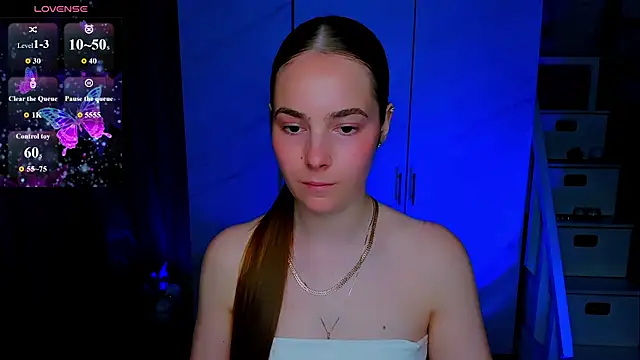 Snapshot of Maddy_Wood_ chatting on 7, 6, 2026 Maddy Wood online show from 7, 6, 2026