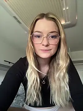 Snapshot of melanieTesss chatting on 10, 5, 2026 melanieTesss online show from 10, 5, 2026