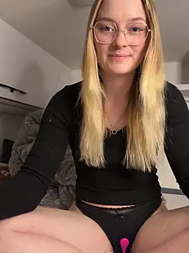 Snapshot of melanieTesss chatting on 11, 5, 2026 melanieTesss online show from 11, 5, 2026