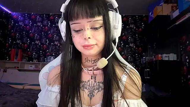 Snapshot of Luna_Sohotti chatting on 1, 3, 2026 Luna Sohotti online show from 1, 3, 2026