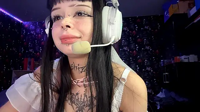 Snapshot of Luna_Sohotti chatting on 4, 3, 2026 Luna Sohotti online show from 4, 3, 2026