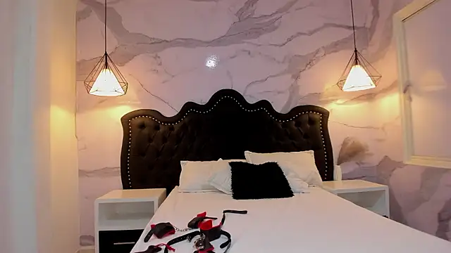 hillary bigbutt online show from 7, 3, 2026