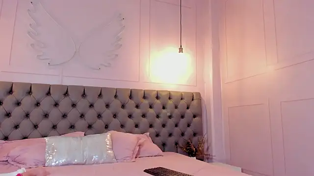 hillary bigbutt online show from 10, 3, 2026