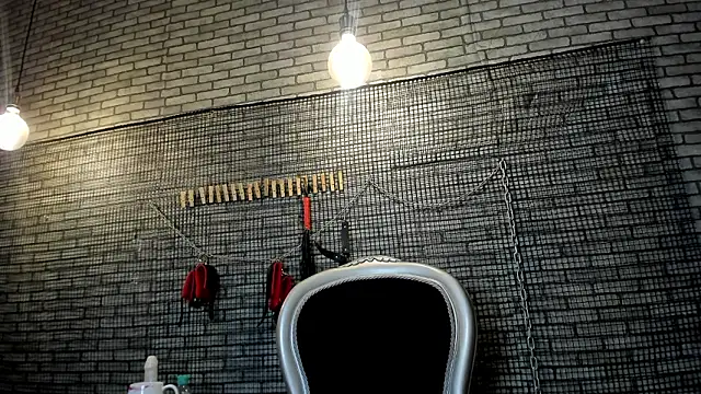 hillary bigbutt online show from 22, 3, 2026