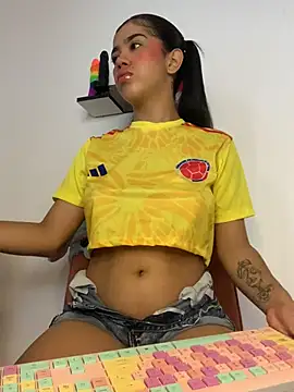 Snapshot of Lily_em chatting on 7, 7, 2026 Lily em online show from 7, 7, 2026