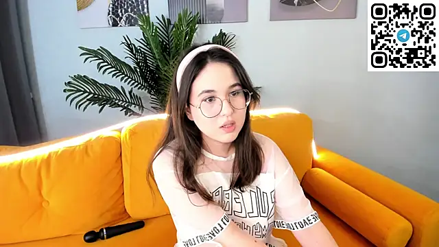 leylamirage online show from 24, 6, 2026