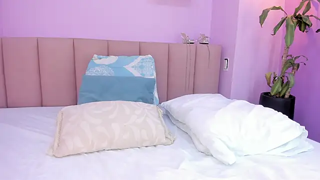 camila scoth online show from 4, 6, 2026
