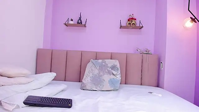 camila scoth online show from 25, 6, 2026