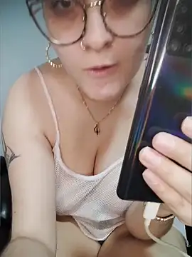 Snapshot of roouse_moon chatting on 20, 3, 2026 roouse moon online show from 20, 3, 2026