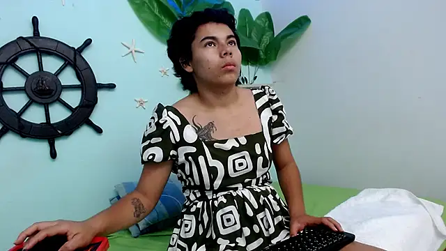 Snapshot of skinnysexy18 chatting on 9, 3, 2026 skinnysexy18 online show from 9, 3, 2026