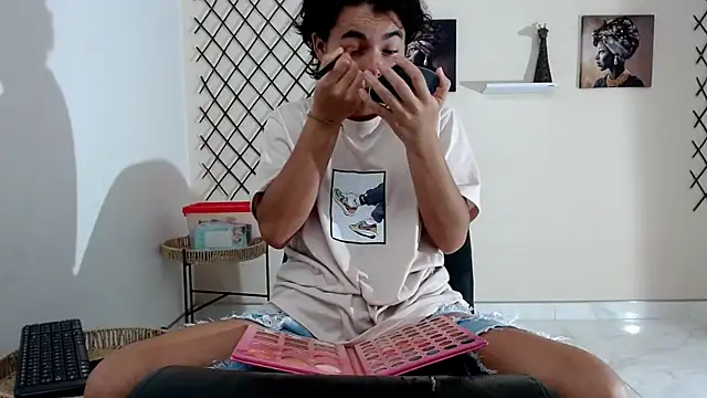 skinnysexy18 online show from 3, 5, 2026