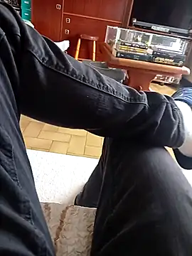 Snapshot of thom7246 chatting on 9, 3, 2026 thom7246 online show from 9, 3, 2026