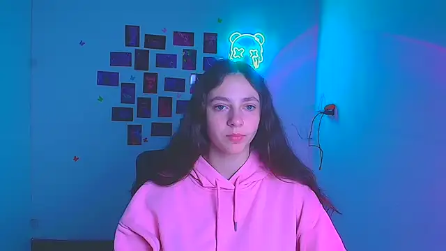 KissMeJulia online show from 23, 3, 2026