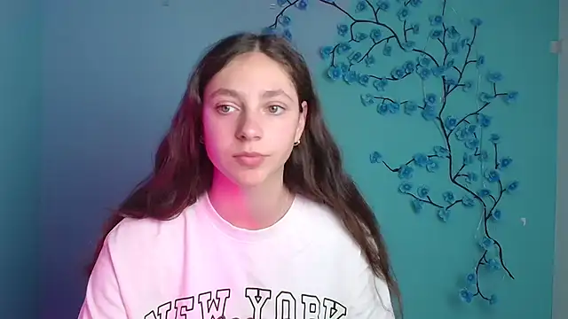 KissMeJulia online show from 8, 5, 2026