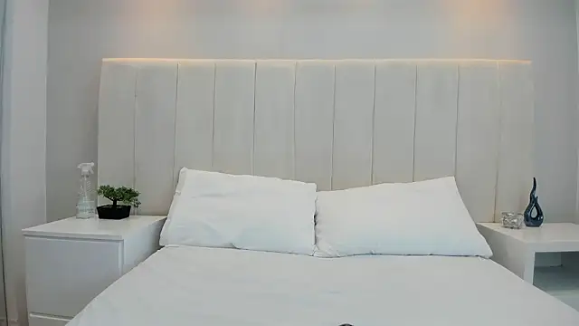 violetta cutest  online show from 11, 3, 2026